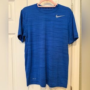 NIKE Men’s Dri-Fit Gray Logo Short Sleeve Shirt Size Medium Blue Heathered